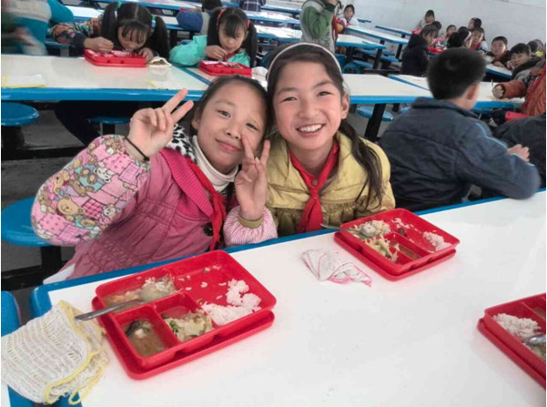 上海91视频网站地址餐具有限公司震后灾区“爱心点点”世纪苗系列餐具使用情况的回访活动